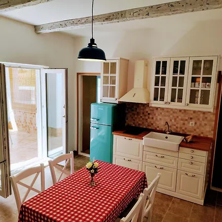 Salt Apartment *