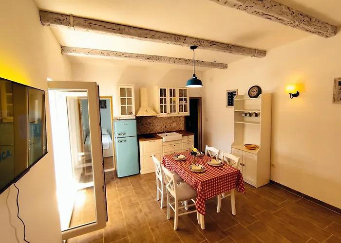 Salt Appartement Drvenik Mali